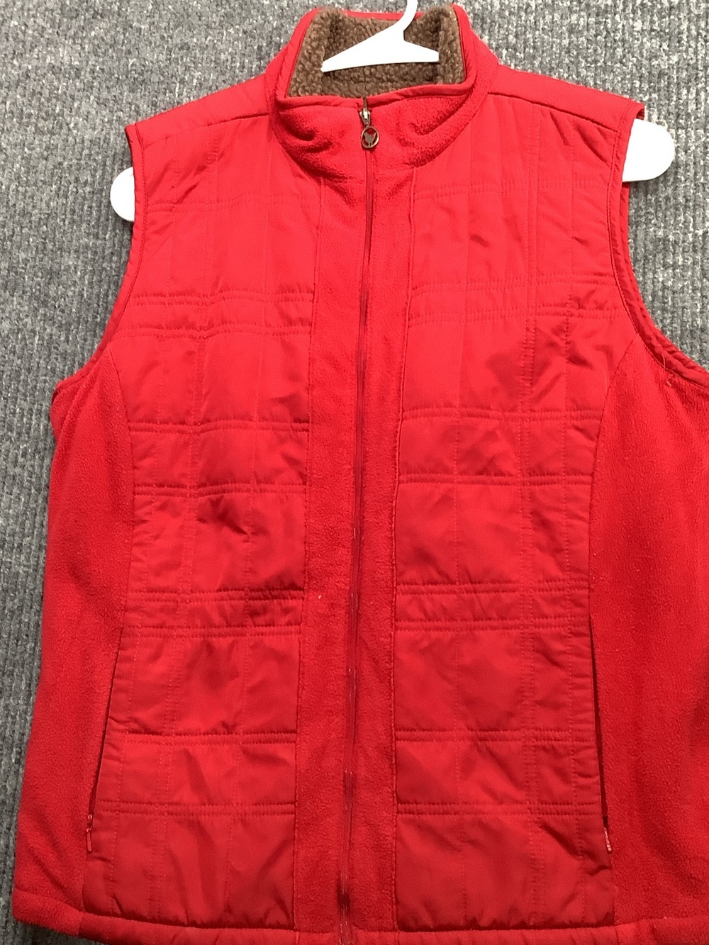 Red Quilted Fleece Vest with Contrast Collar - Women